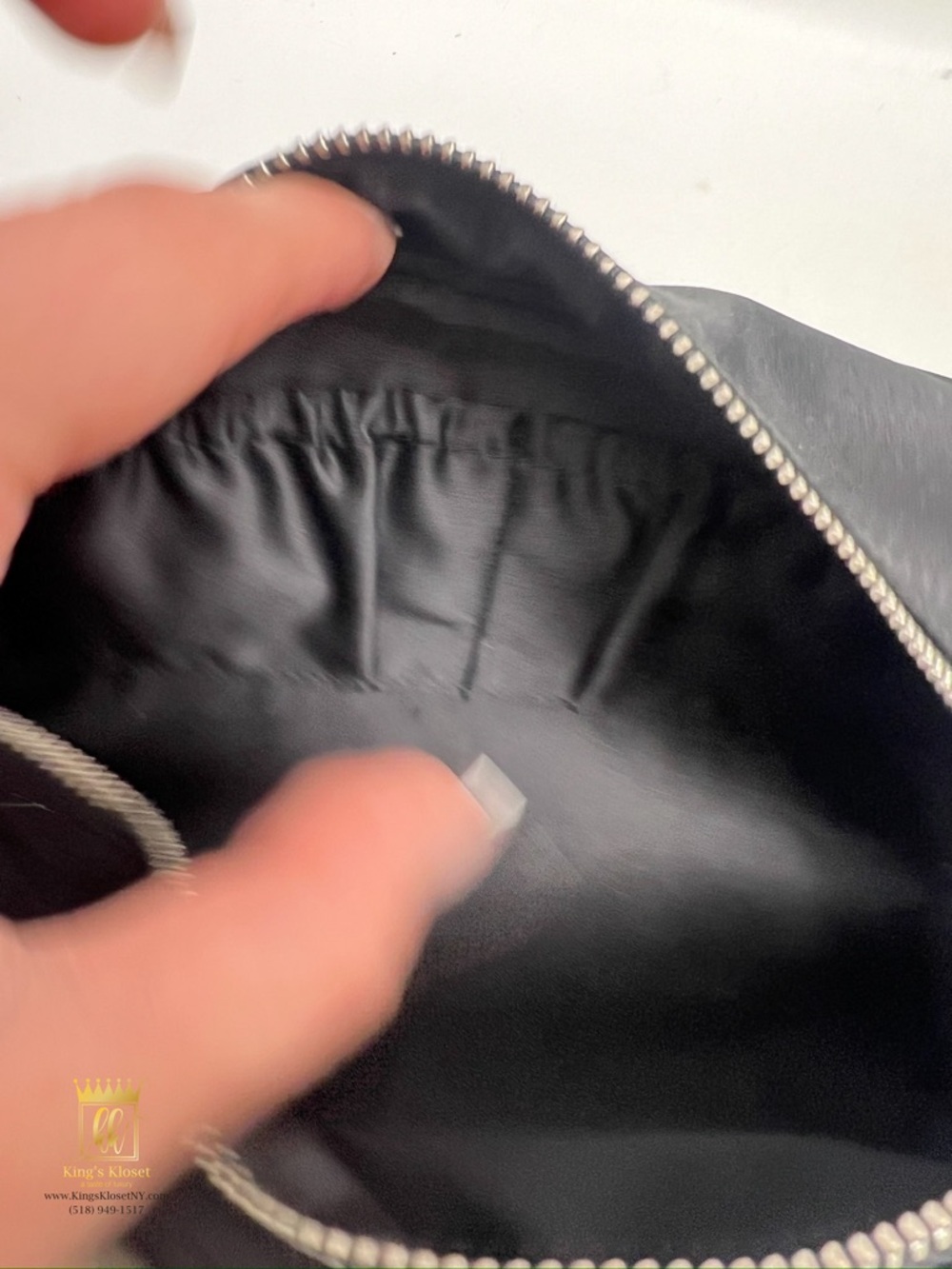 Prada perfume pouch - Picture 7 of 10